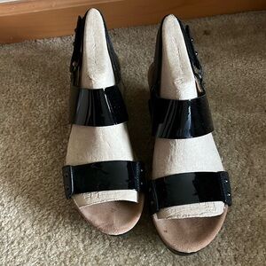 Clarks black patent leather sandals 10 wide